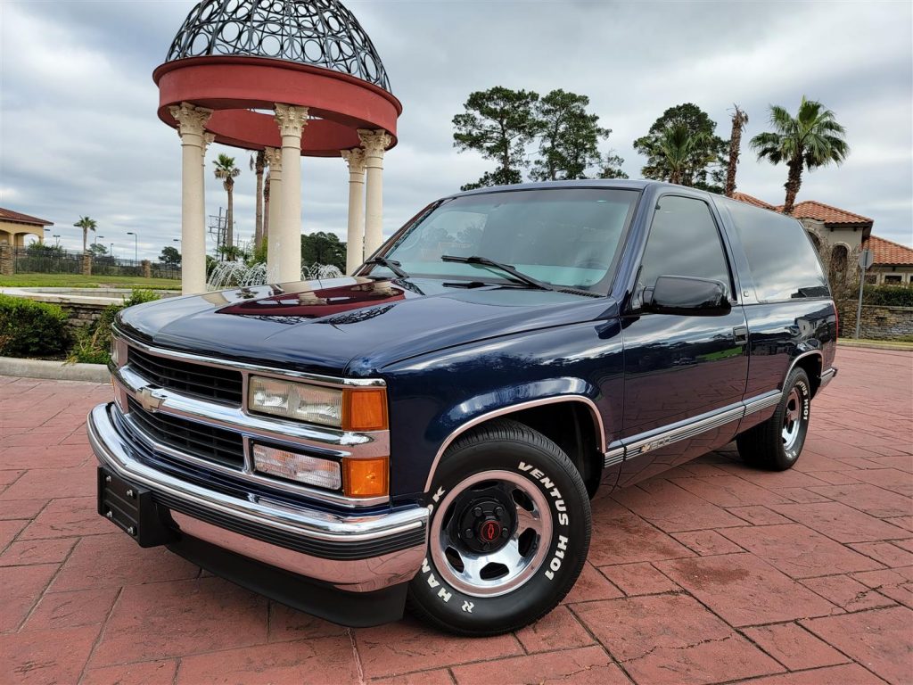 1999 Chevy Tahoe Sport (2WD)