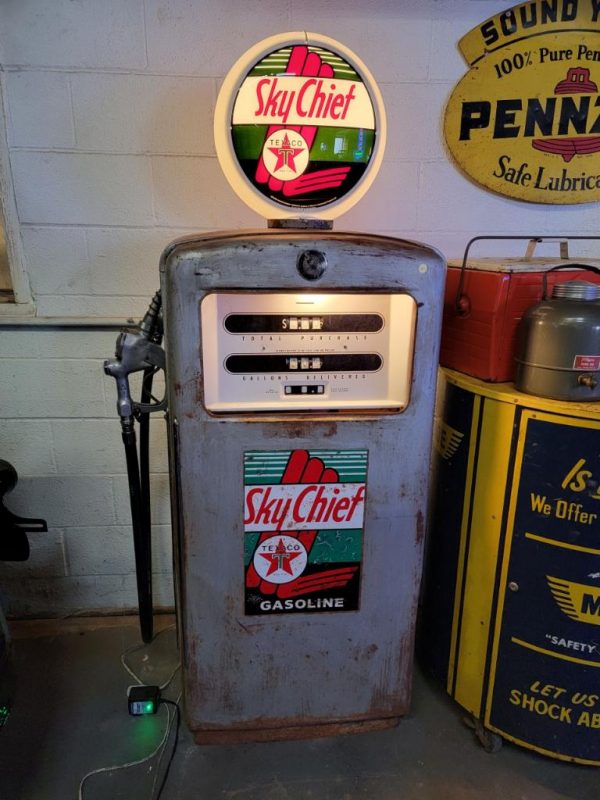 Southwest 80 Texaco Skychief Gas Pump