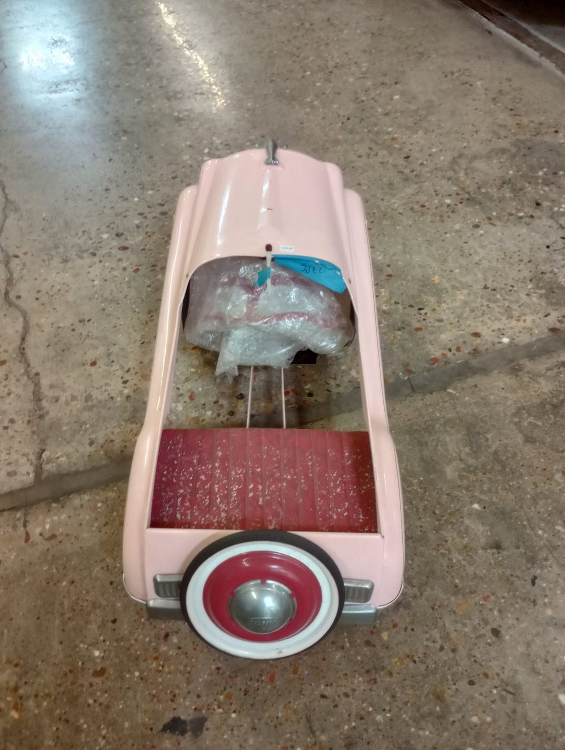 gearbox champion pink pedal car