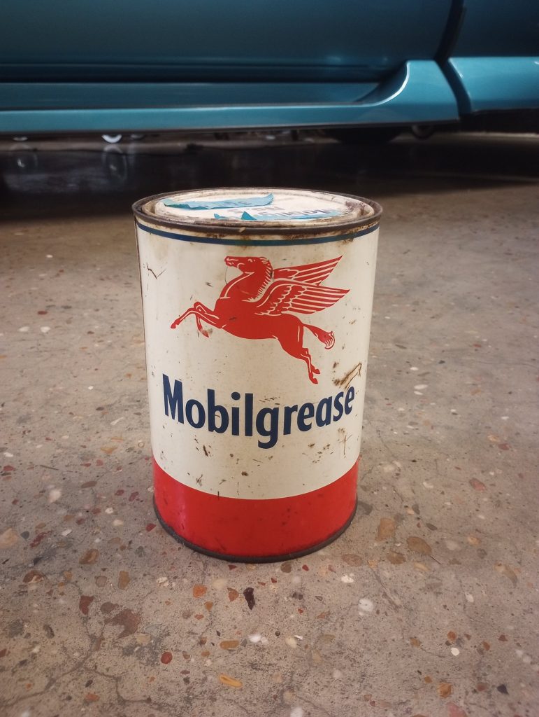 Mobilgrease Can