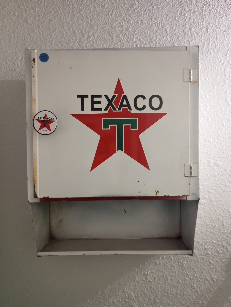 Texaco Cabinet