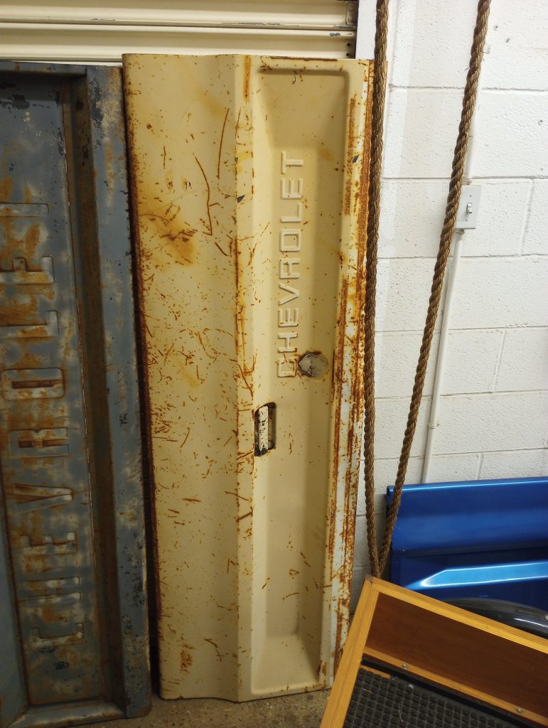 Tan Chevrolet Tailgate