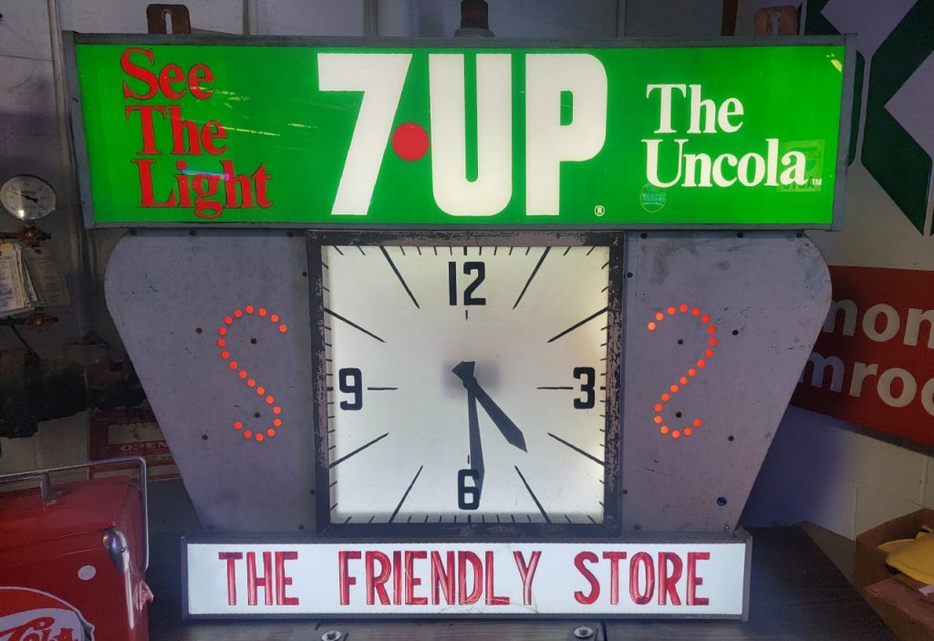 Light-up 7-Up Clock