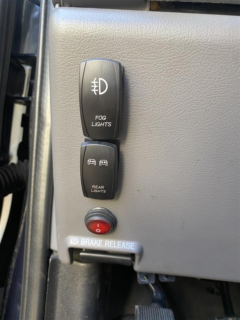 2001 Ford E350 "Overland" Van - Image 4