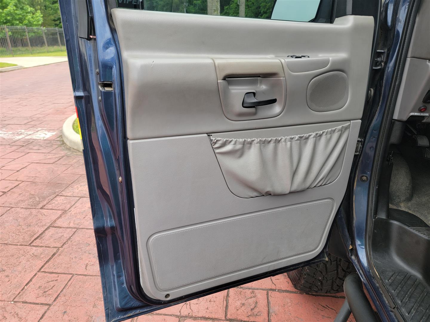 2001 Ford E350 "Overland" Van - Image 7