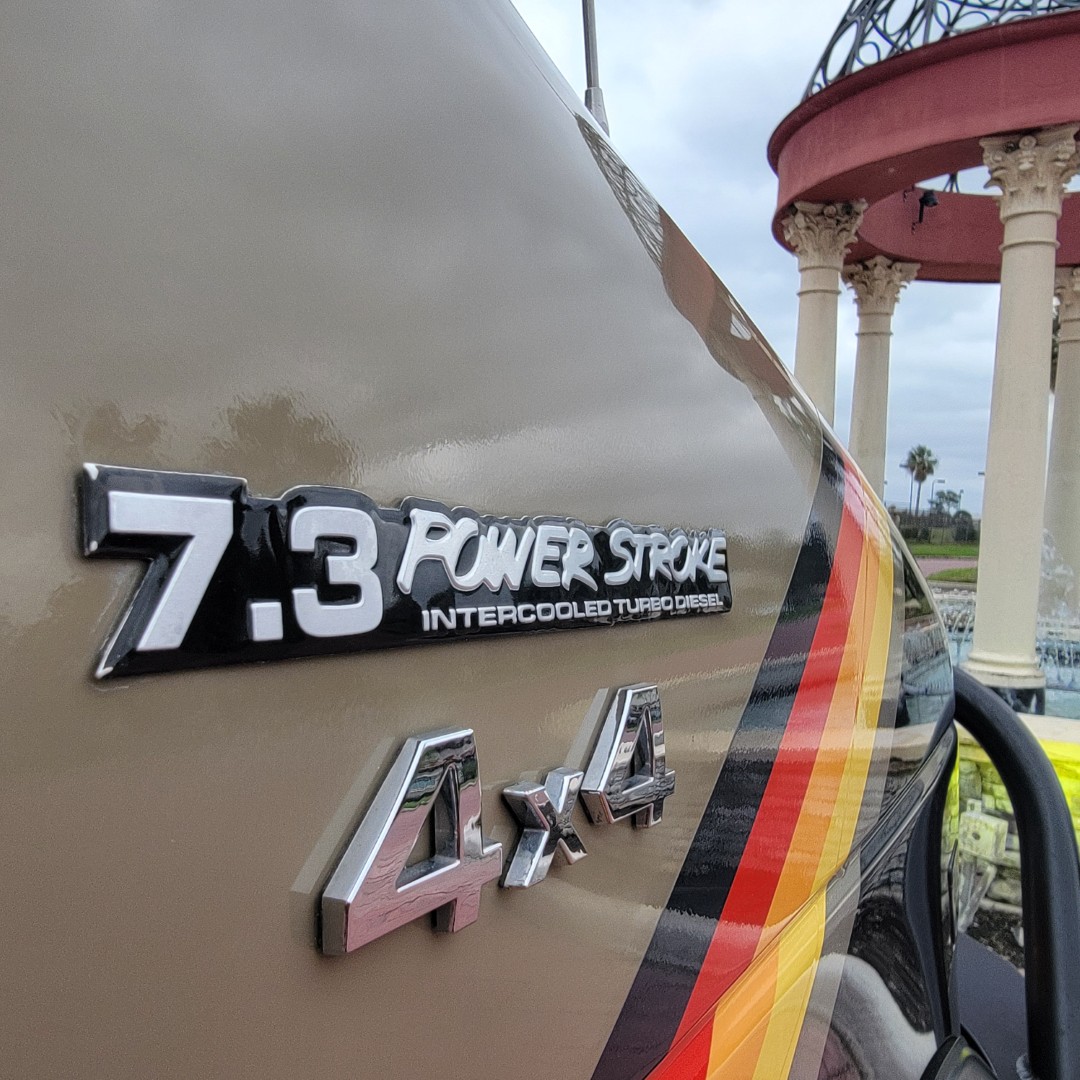 2001 Ford E350 "Overland" Van - Image 8