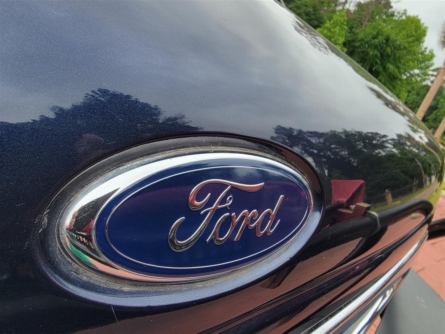 2001 Ford E350 "Overland" Van - Image 9