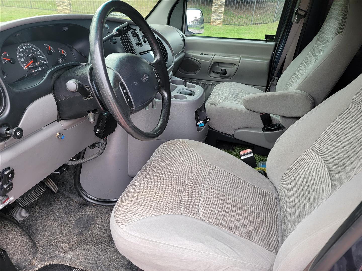 2001 Ford E350 "Overland" Van - Image 16