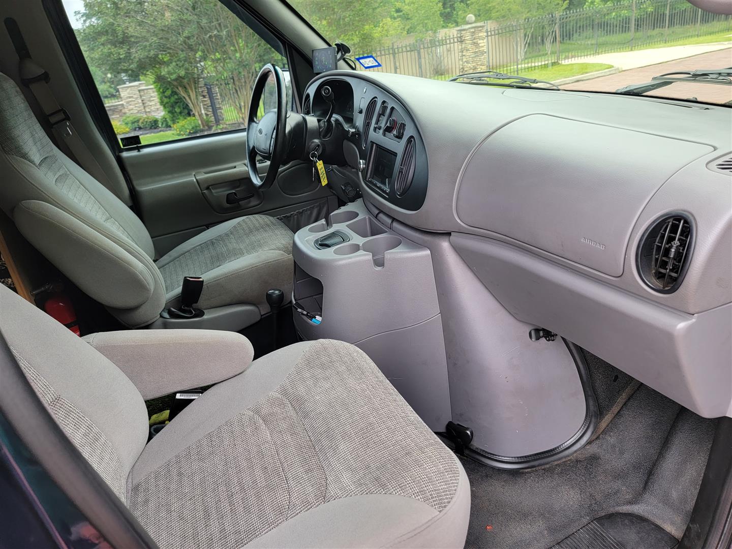 2001 Ford E350 "Overland" Van - Image 17