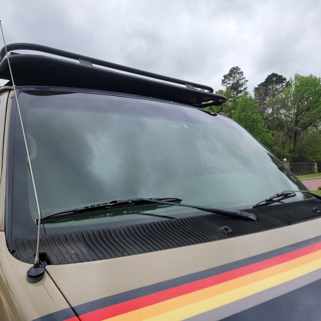 2001 Ford E350 "Overland" Van - Image 19