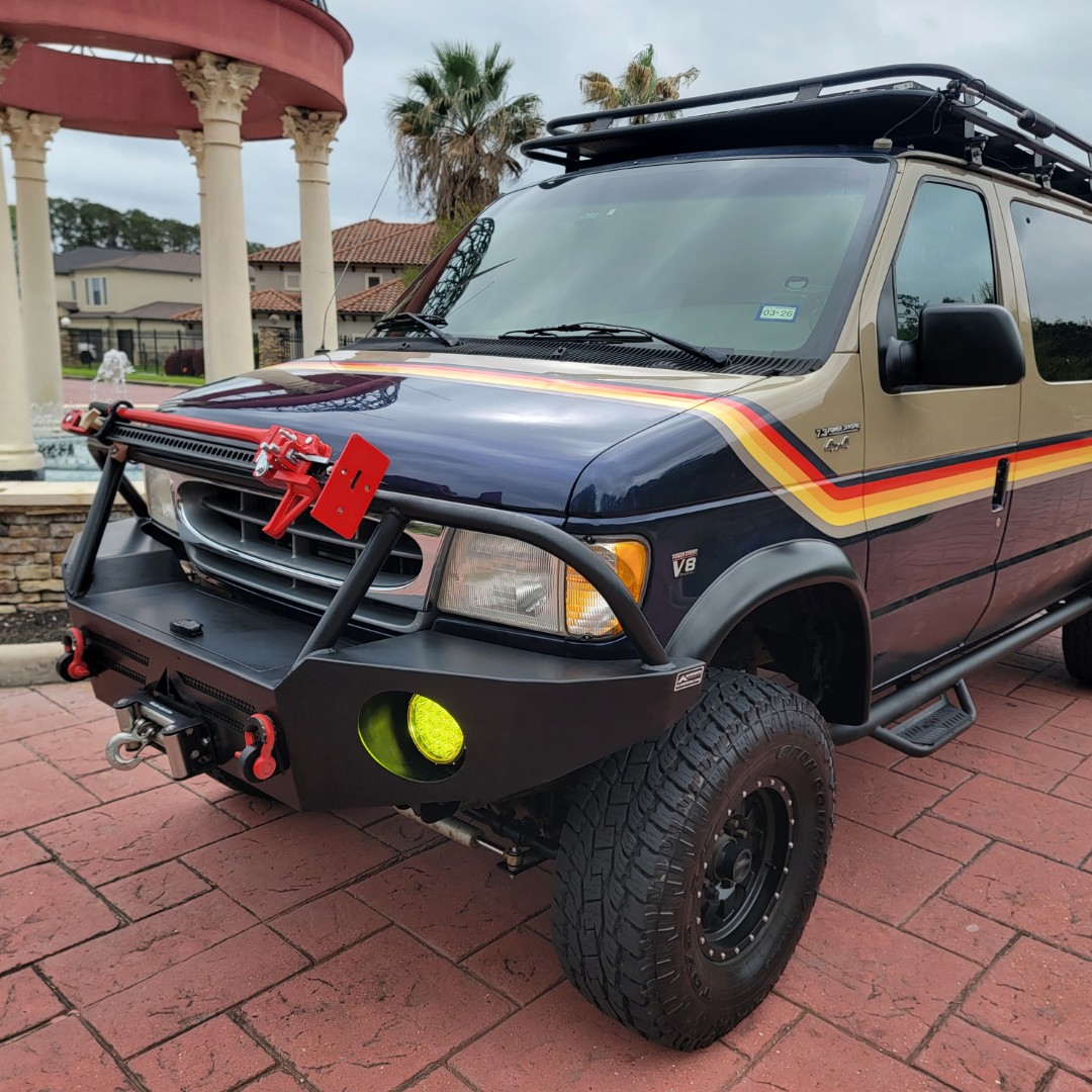 2001 Ford E350 "Overland" Van - Image 21