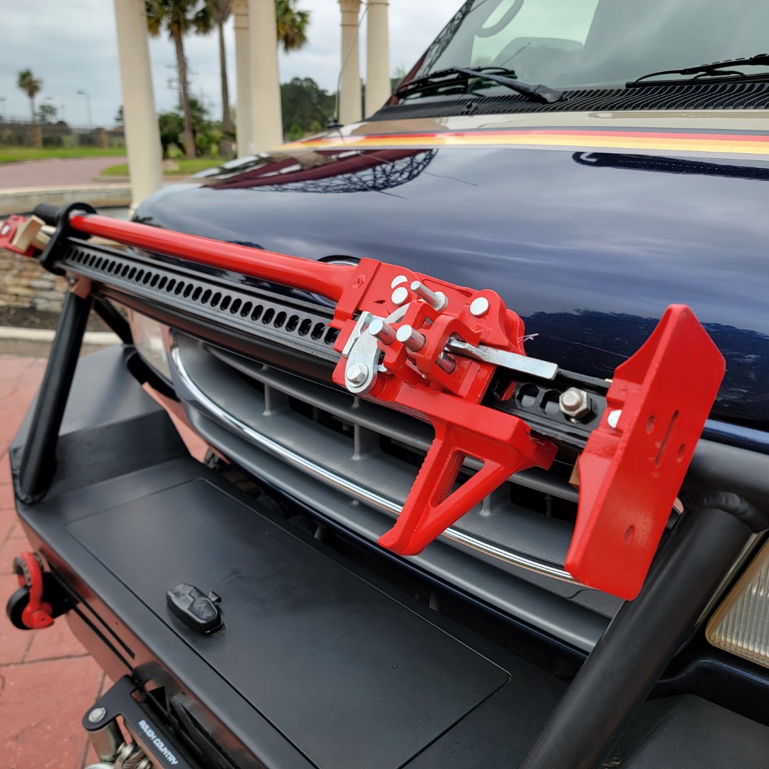 2001 Ford E350 "Overland" Van - Image 25