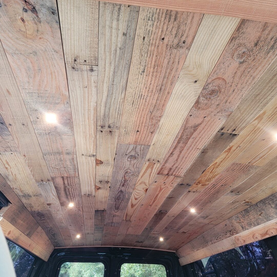 2001 Ford E350 "Overland" Van - Image 28