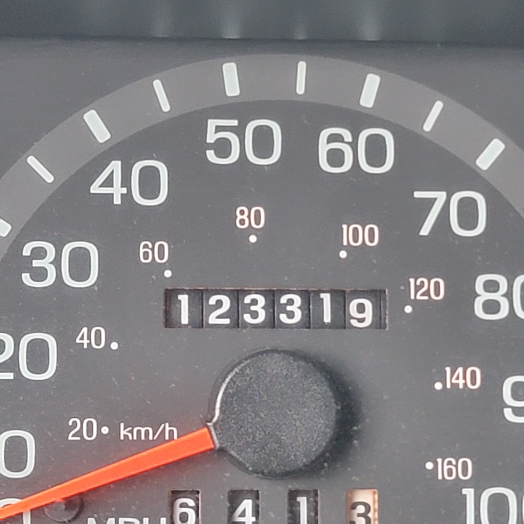 2001 Ford E350 "Overland" Van - Image 31