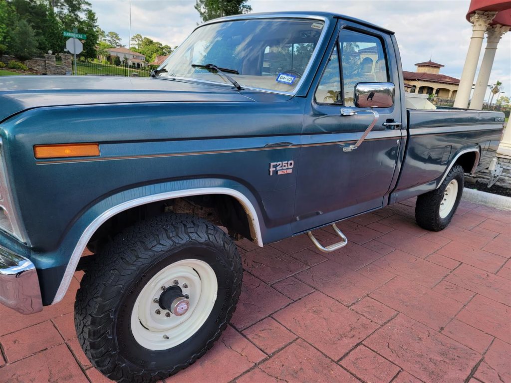 1985 Ford F250XL Explorer – Texas Trucks and Classics