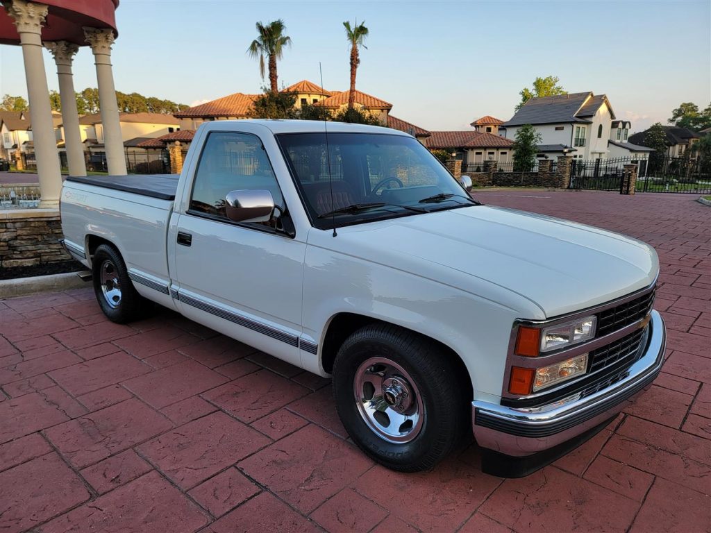 1990 Chevy C1500 Sport – Texas Trucks and Classics