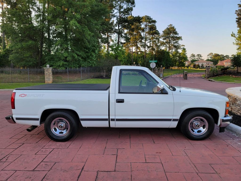 1990 Chevy C1500 Sport – Texas Trucks and Classics