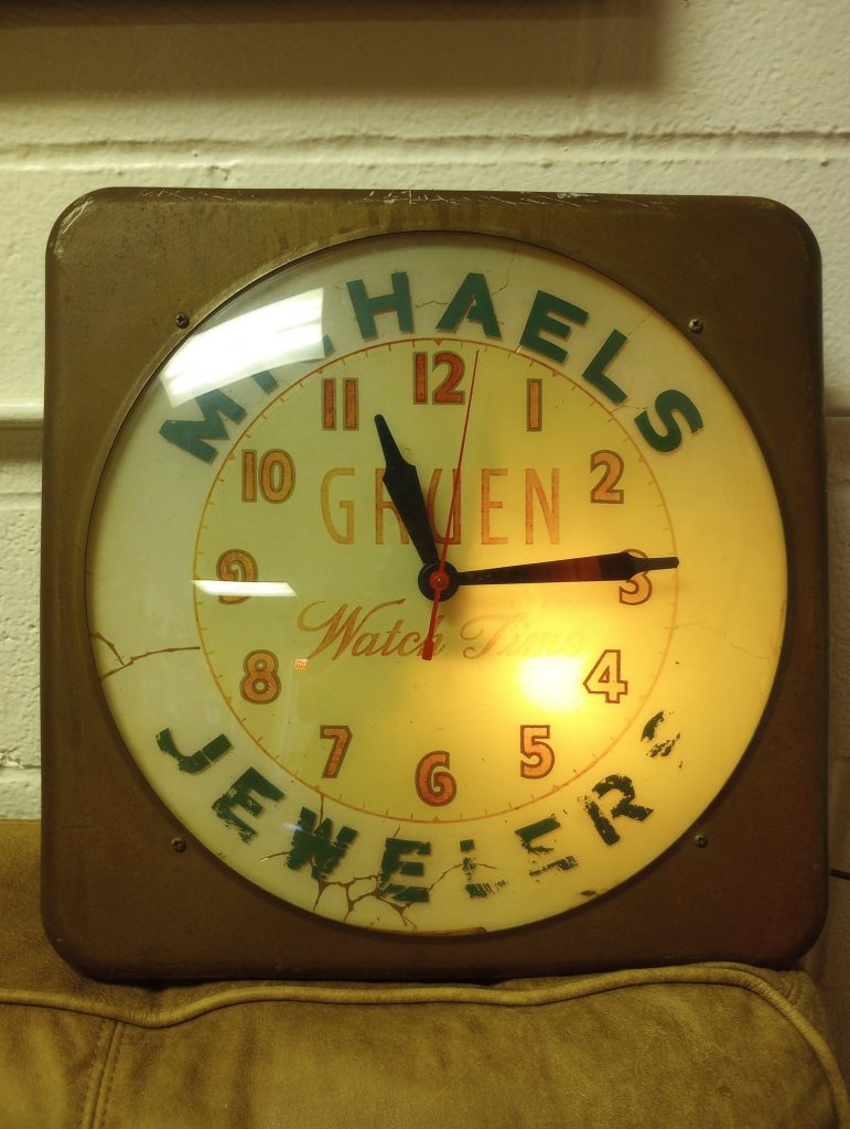 Michael's Jewelers Light-up Clock