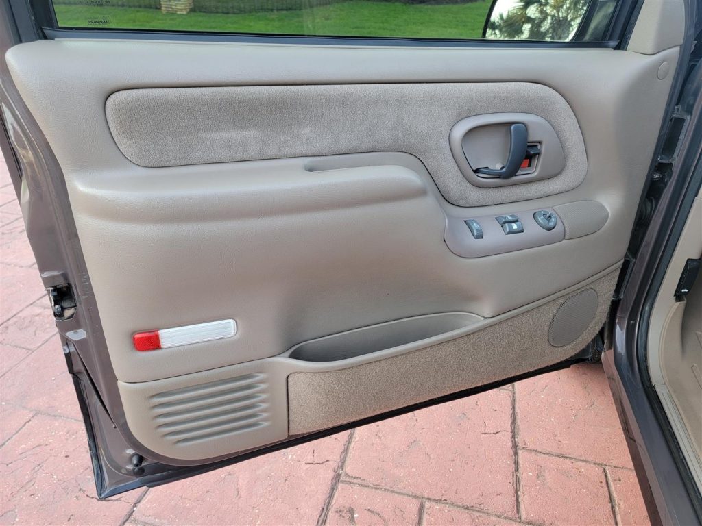 98 Chevy Tahoe Interior