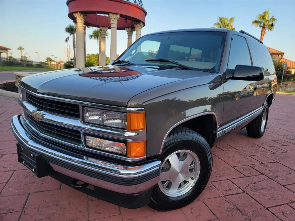 1998 Chevy Tahoe LS (2 Door)