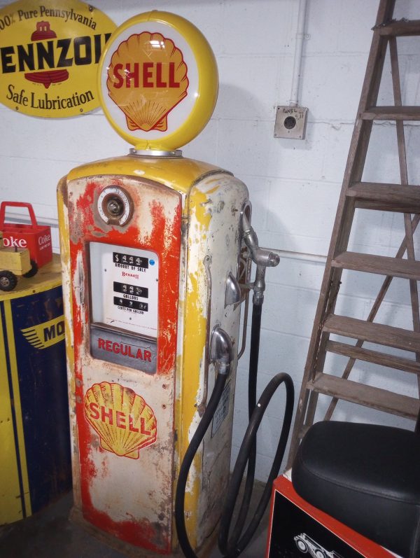 Shell Bennett Gas Pump