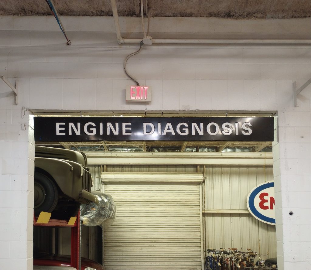 Engine Diagnosis Sign