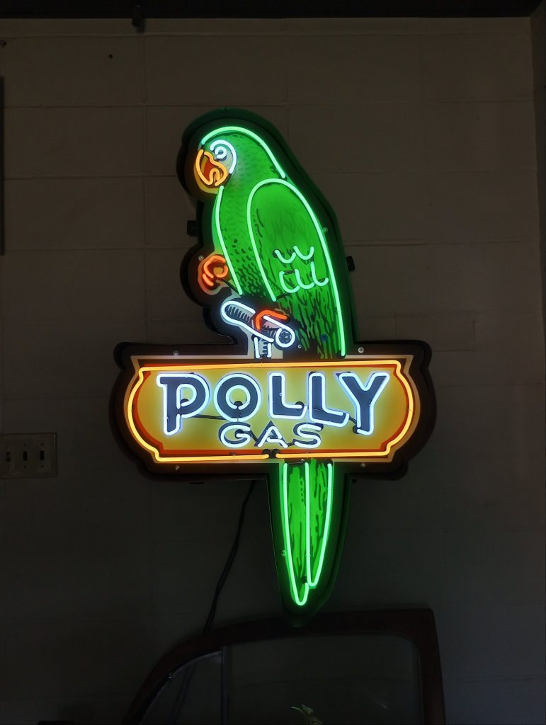 Polly Gas Neon