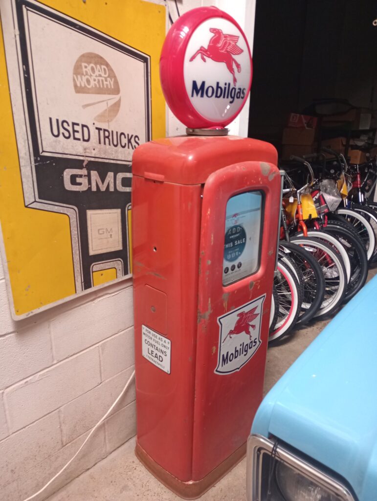 Mobilgas Gas Pump