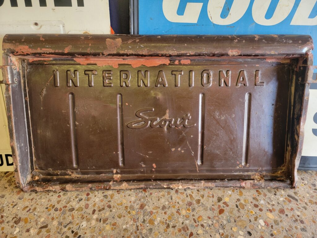International Truck/Scout Tailgate
