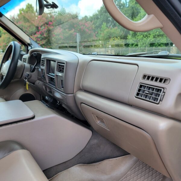 2002 Ford Excursion Limited - Image 3