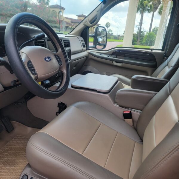 2002 Ford Excursion Limited - Image 10