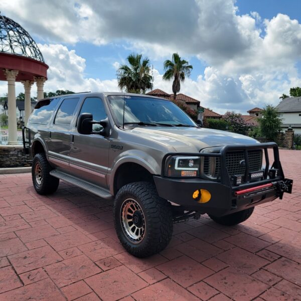 2002 Ford Excursion Limited - Image 12