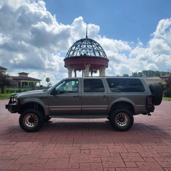 2002 Ford Excursion Limited - Image 17