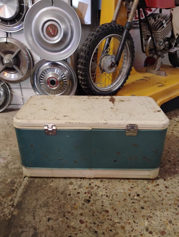 Thermos Ice Chest - Image 3