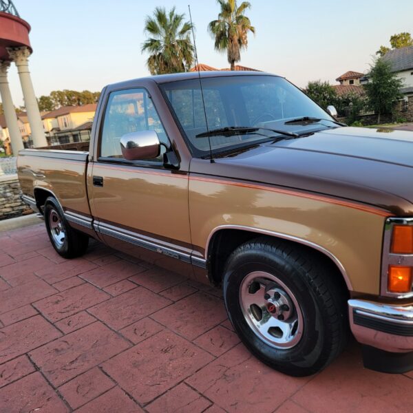 1989 Chevy C1500 Silverado - Image 12