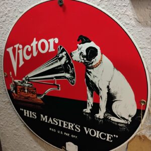 Victor "Music" Sign