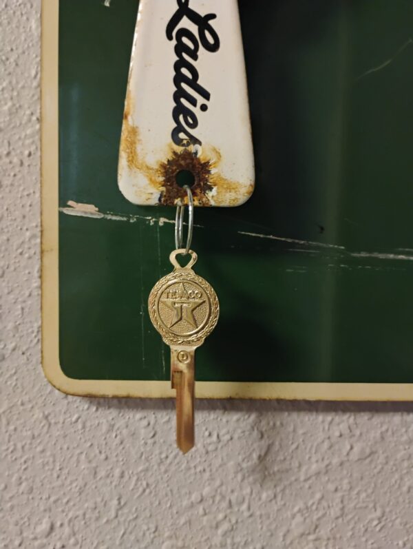 Texaco Restroom Key Holder - Image 2