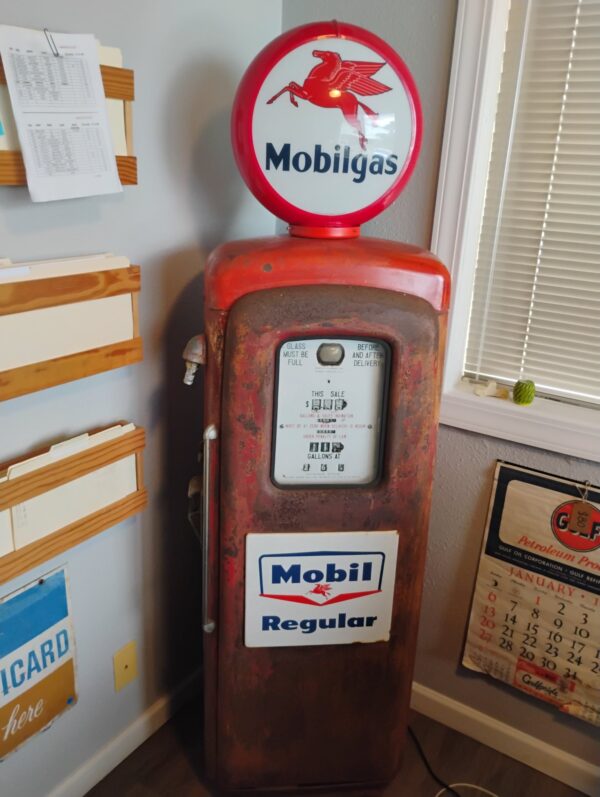 Mobilgas Gas Pump