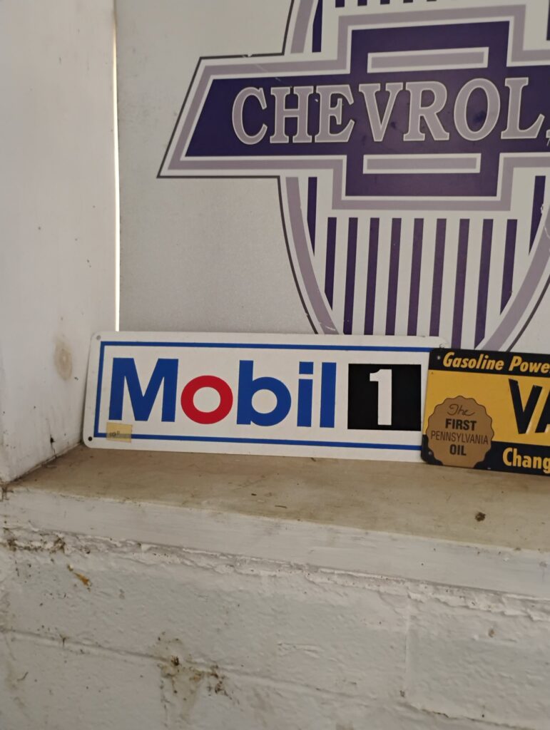 Mobil 1 Sign