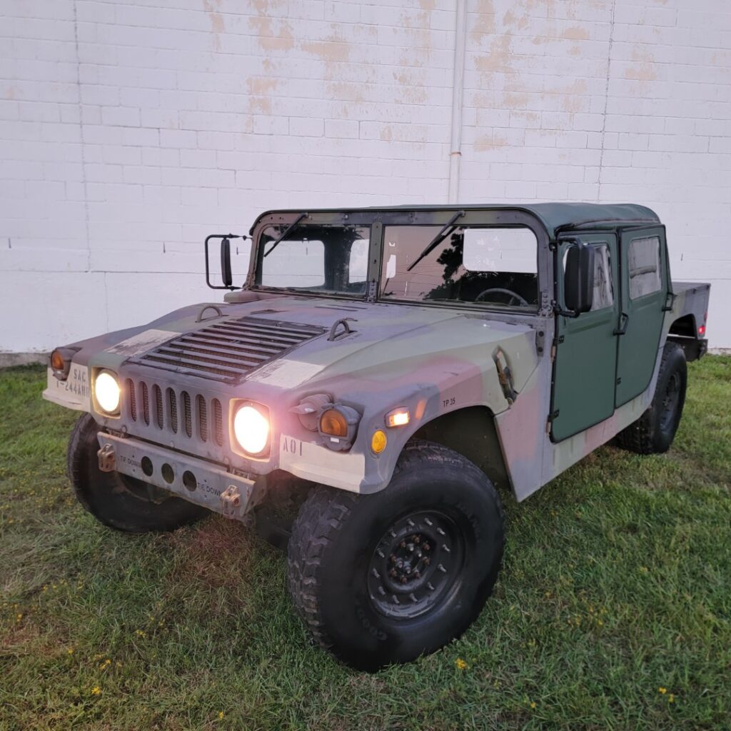 1986 AM General Humvee (M998)