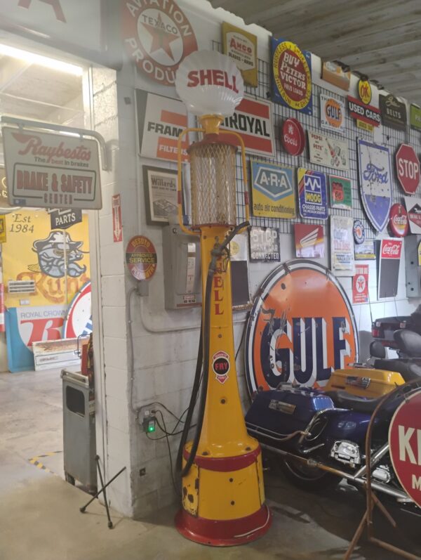 Shell Gas Maywest Pump - Image 2