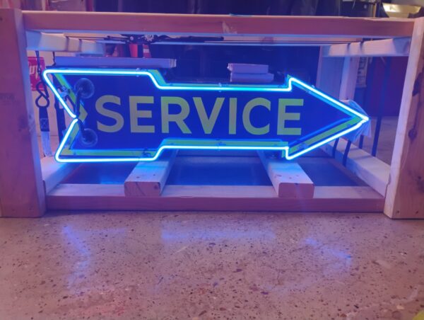 Service Arrow