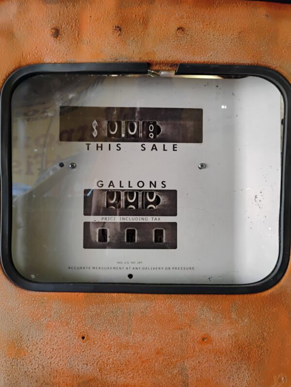 Gulf Gas Pump - Image 5