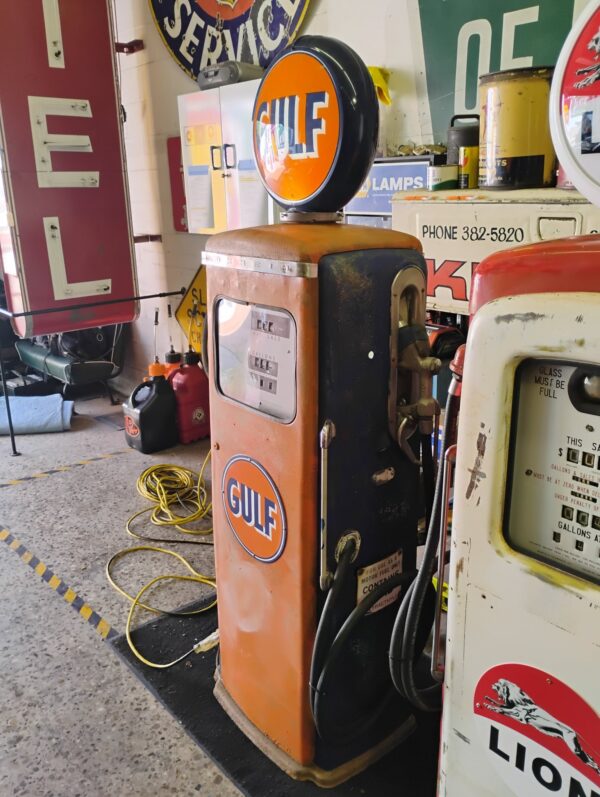 Gulf Gas Pump - Image 3