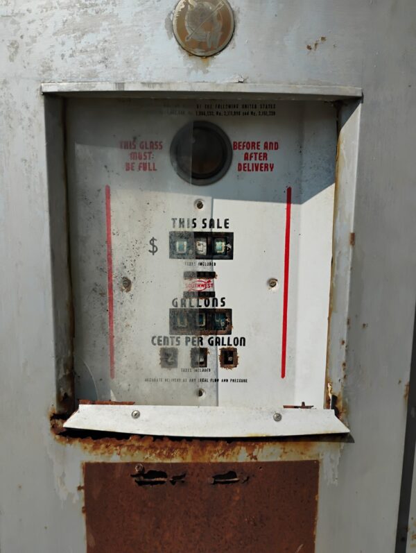 Silver Gas Pump - Image 3