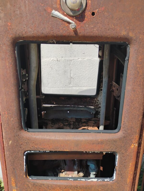 Rustic Gas Pump - Image 5