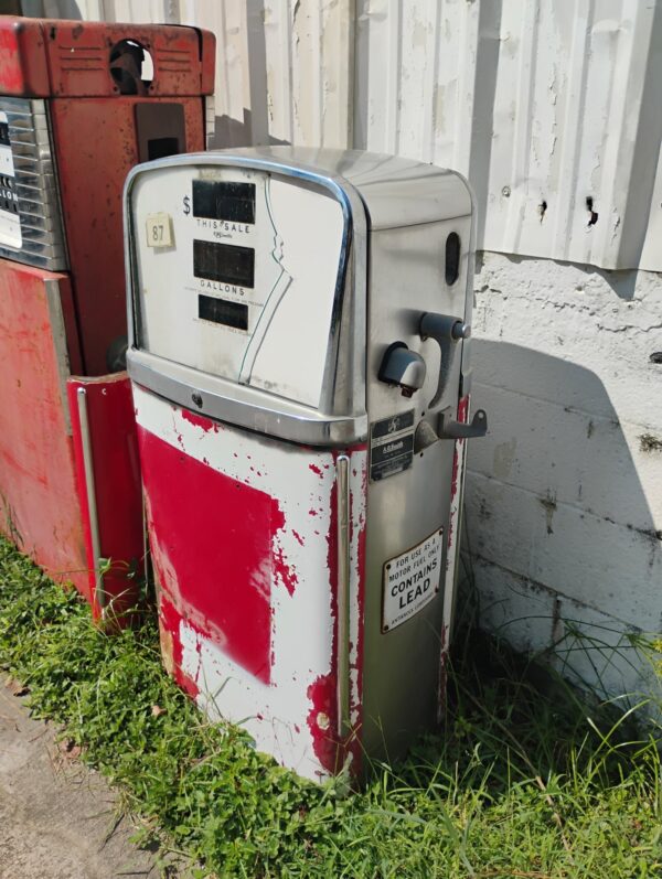 Gas Pump - Image 2