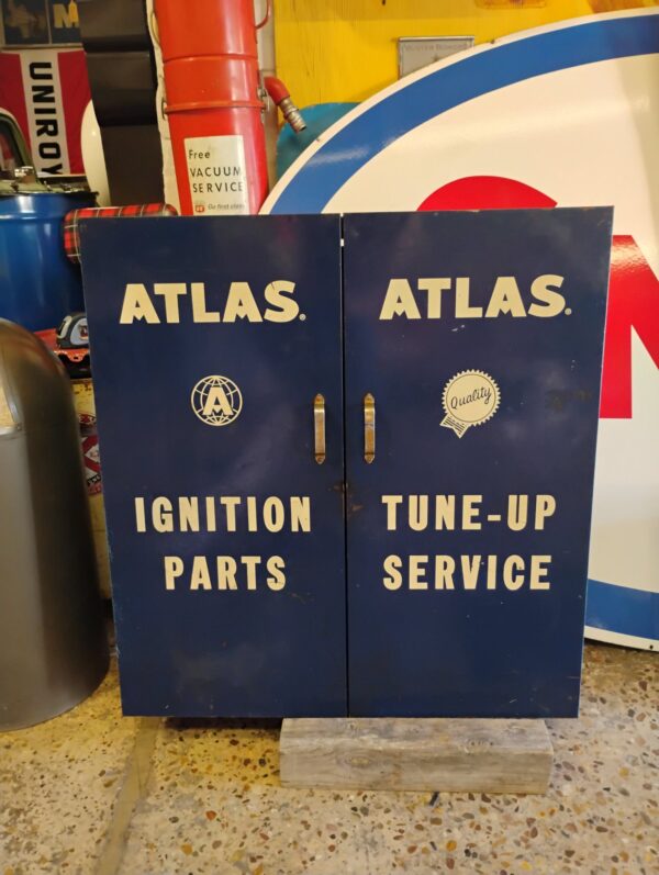 Atlas Cabinet