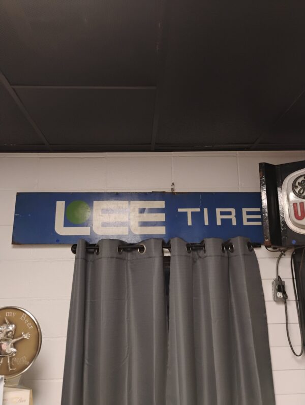 Lee Tires Sign