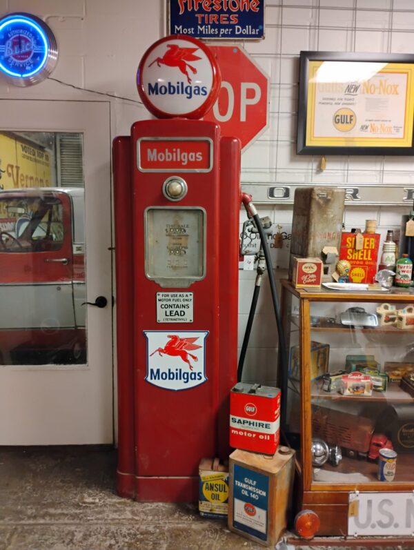 Mobilgas Gas Pump